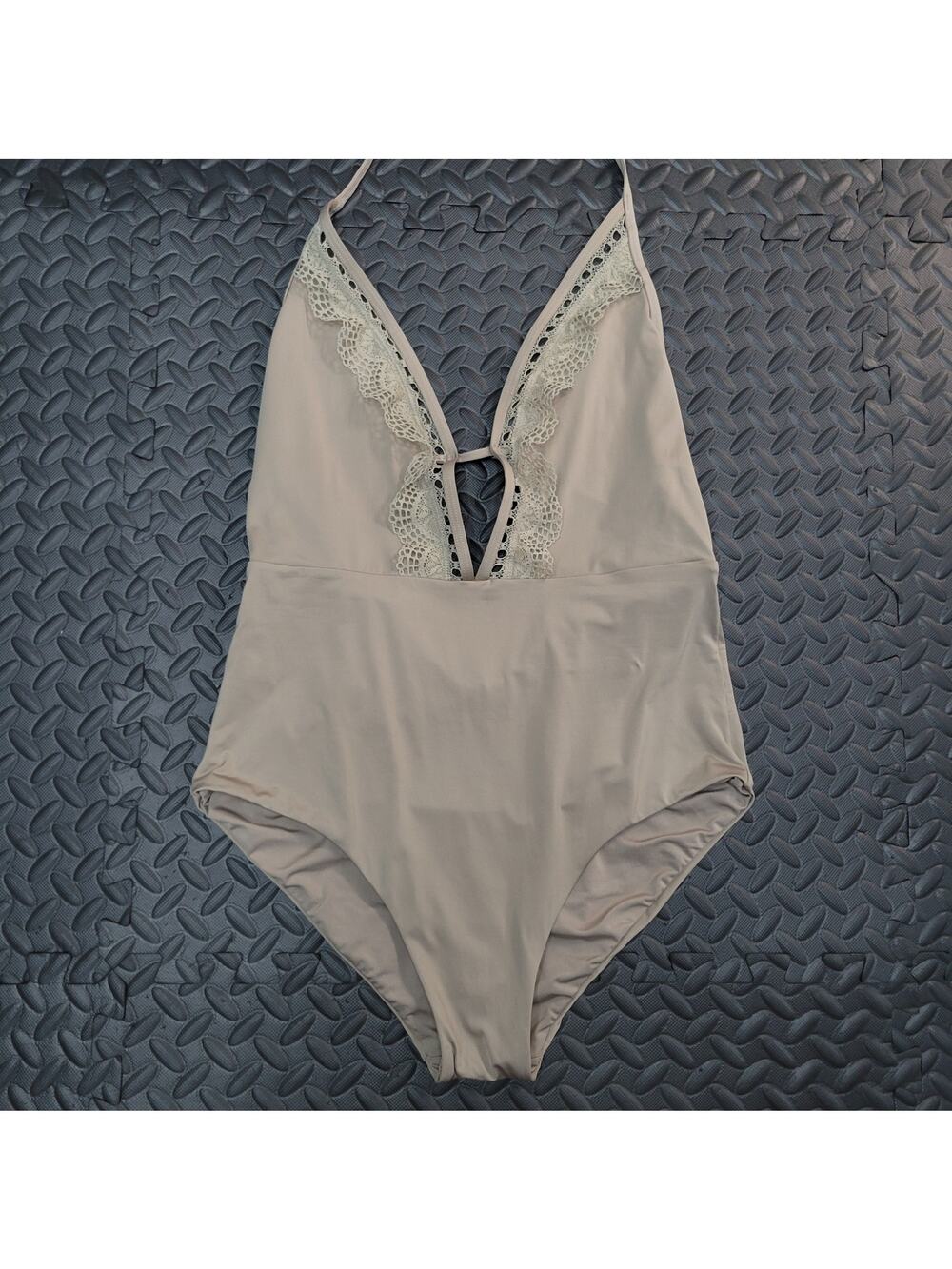Laundry by Shelli Segal One Piece Swimsuit Lace Trim Plunge Resortwear Vacation
